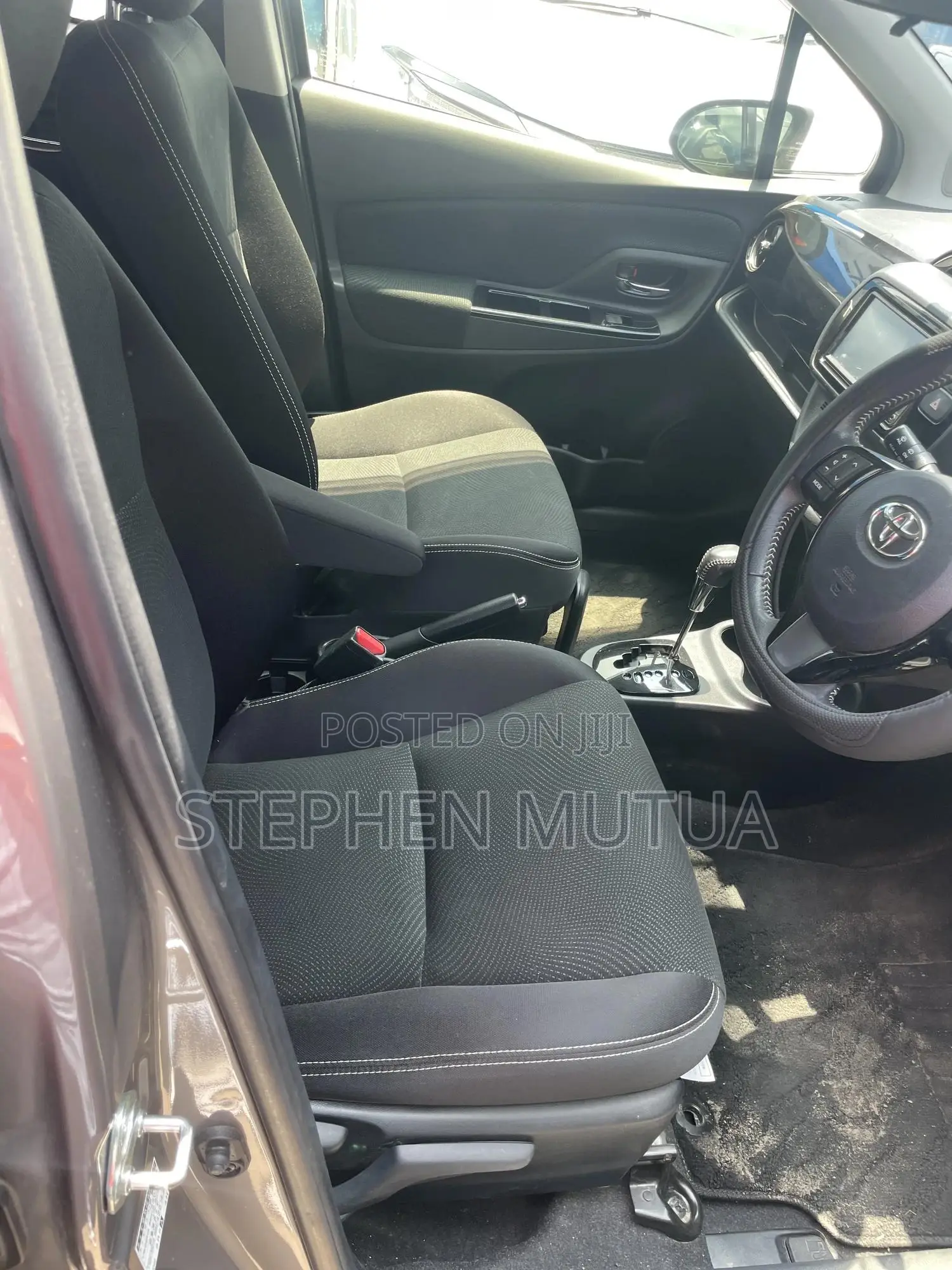 Toyota Vitz 1.3 FWD 5dr 2019 Brown