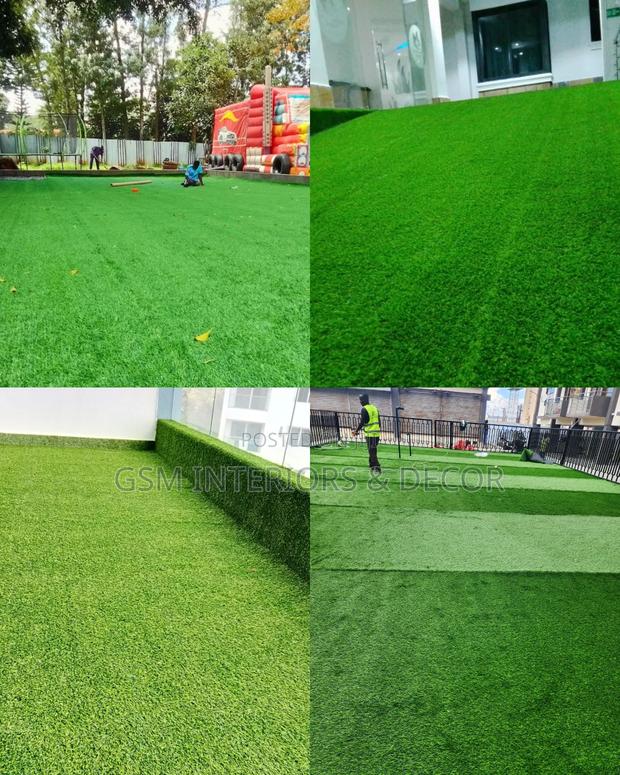 Artificial Green Grass Carpets Easy to Maintain