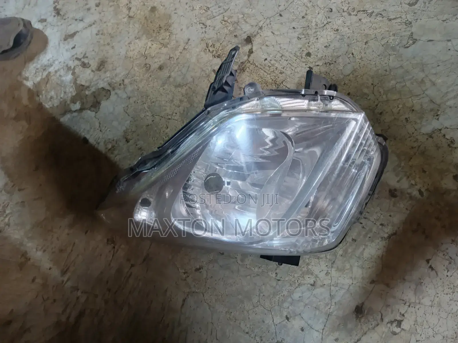 Suzuki Wagon R Headlight