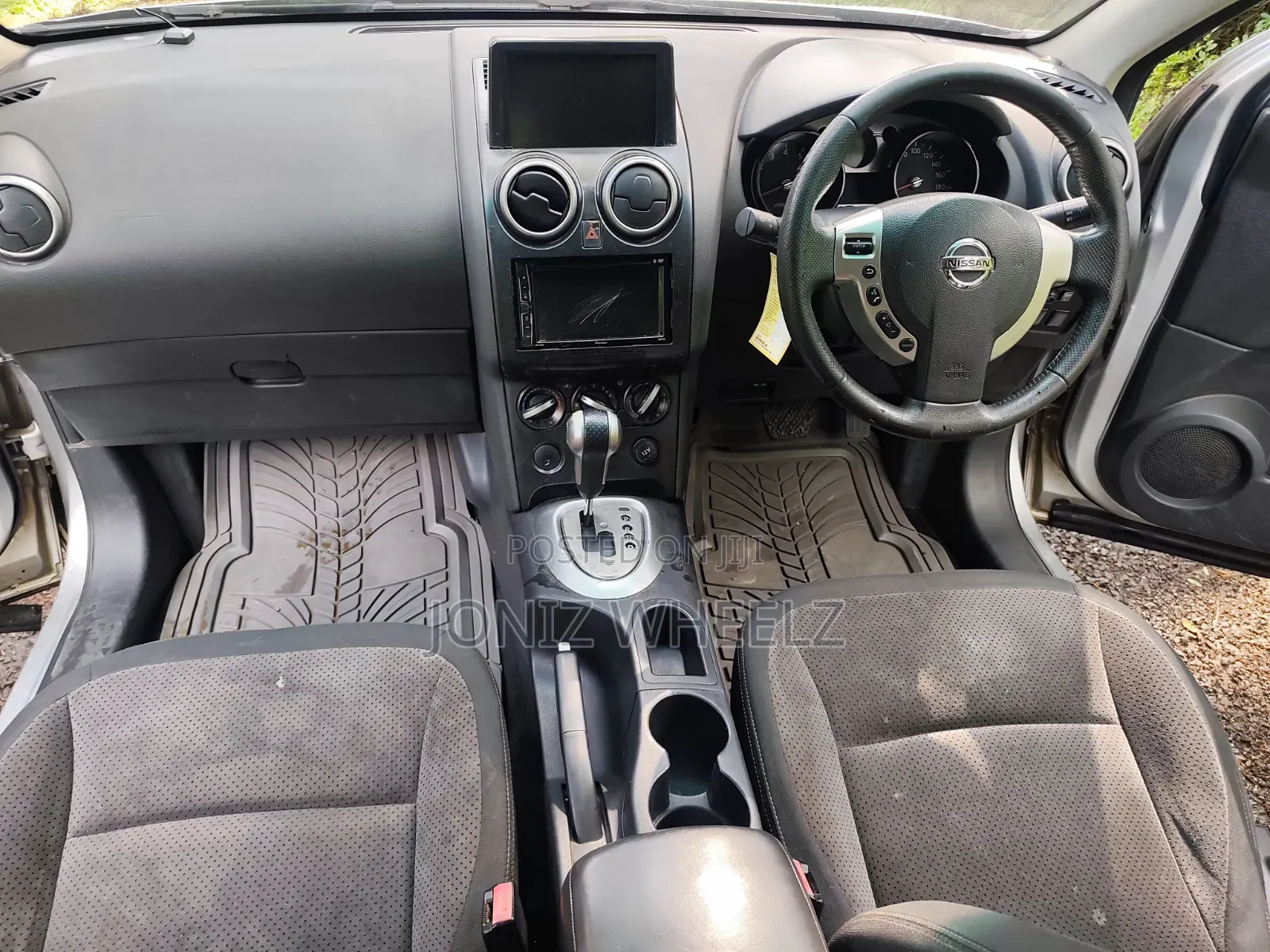 Nissan Dualis 2012 Silver