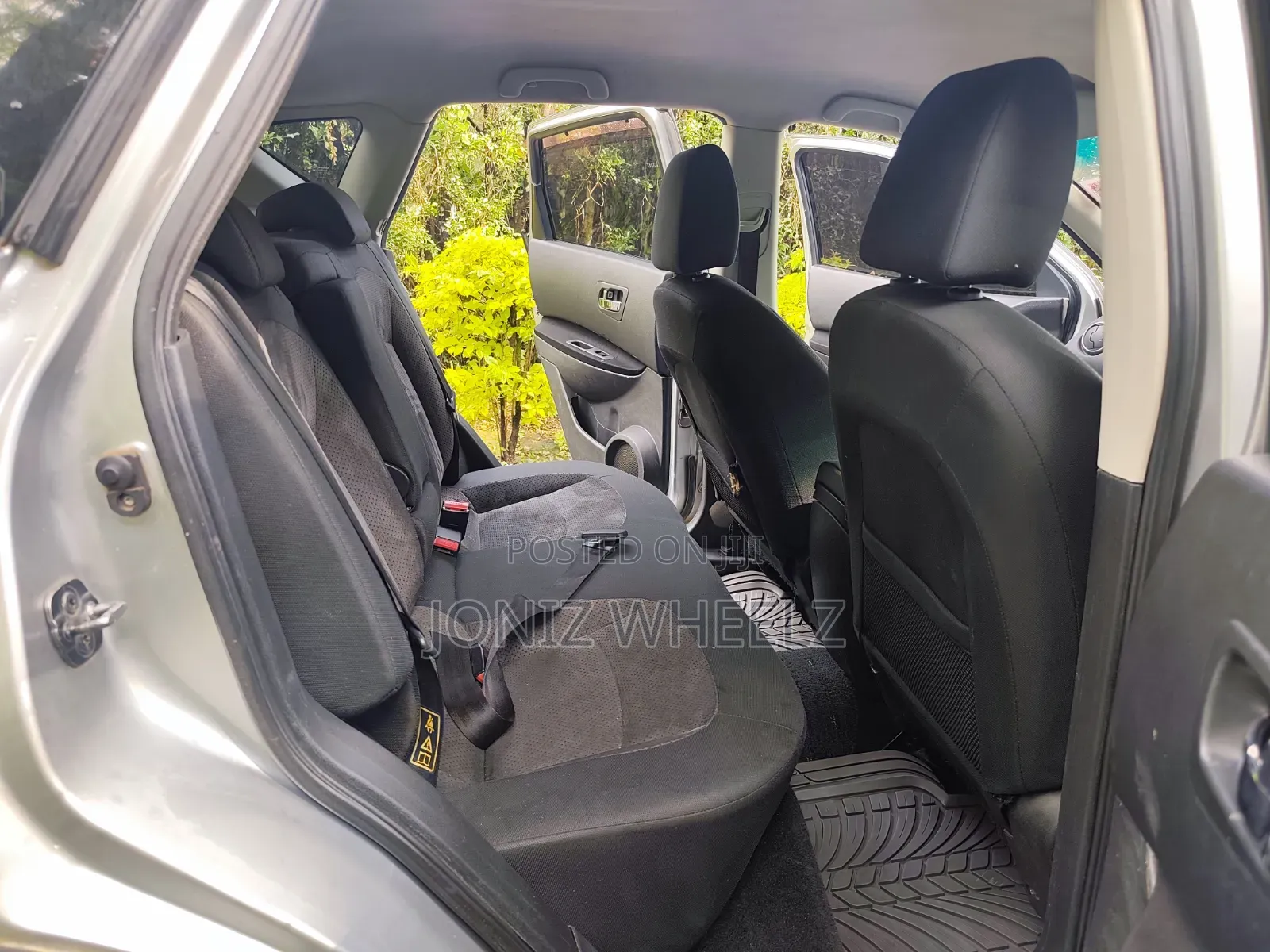 Nissan Dualis 2012 Silver