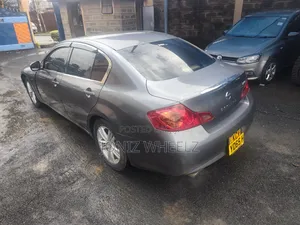 Nissan Skyline 2012 Silver
