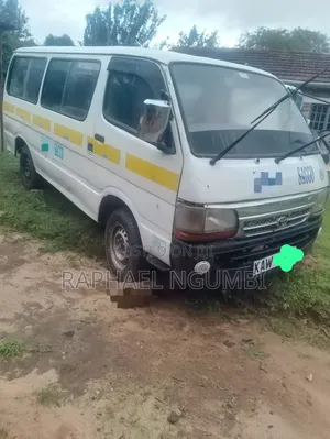 Toyota HiAce 1998 White