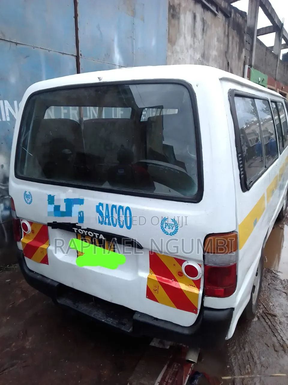 Toyota HiAce 1998 White