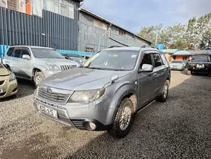 Subaru Forester 2010 Silver