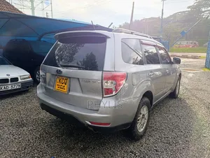 Subaru Forester 2010 Silver