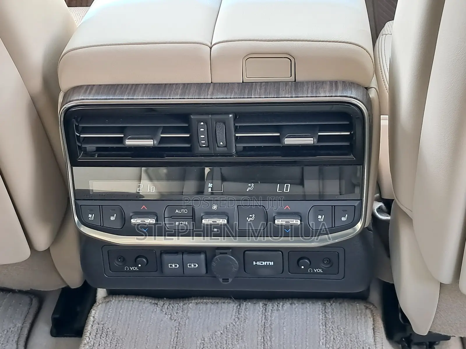 Toyota Land Cruiser LC300 2023 White