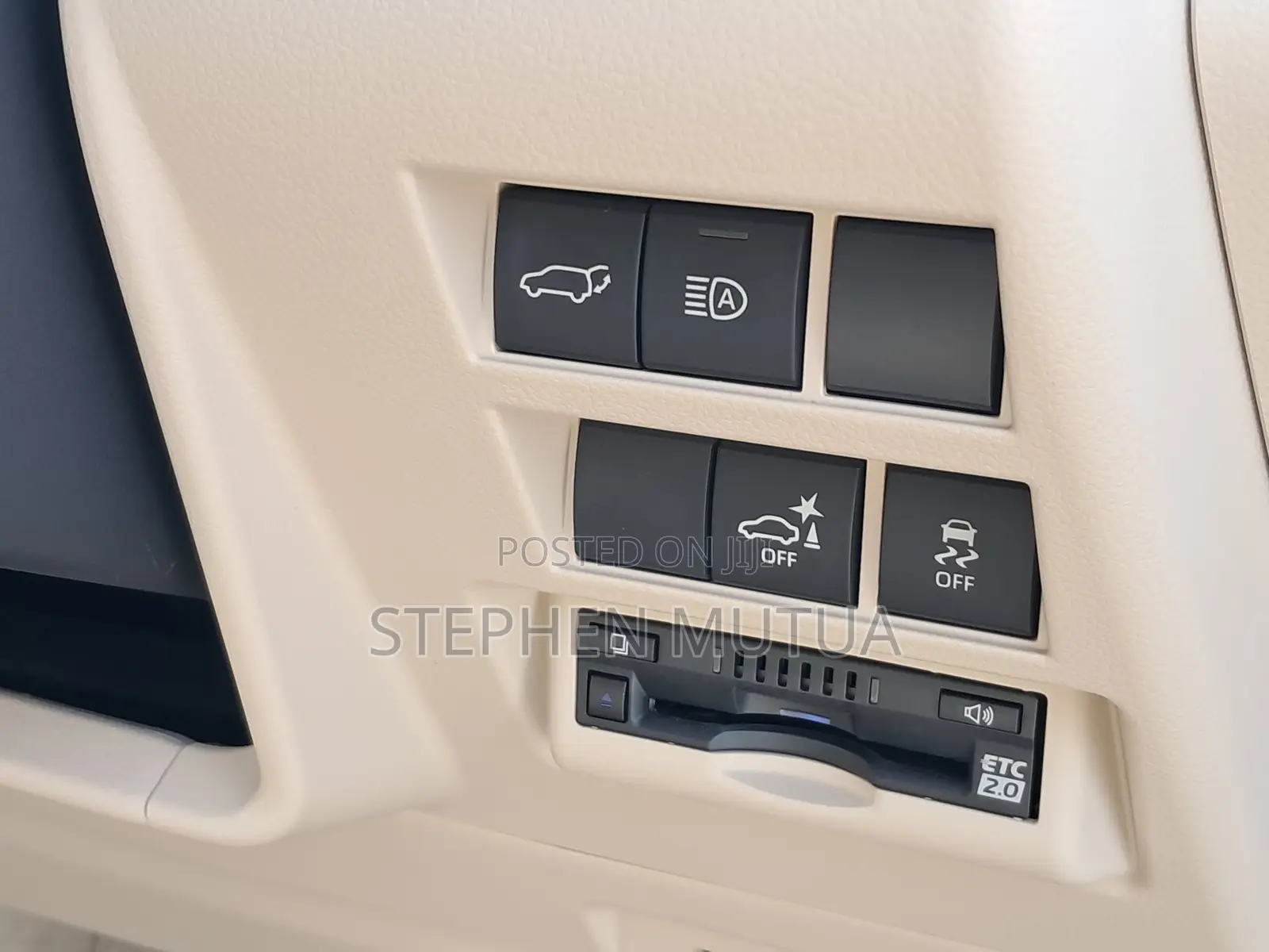 Toyota Land Cruiser LC300 2023 White