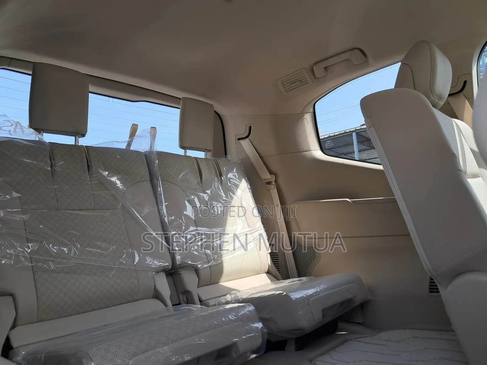 Toyota Land Cruiser LC300 2023 White
