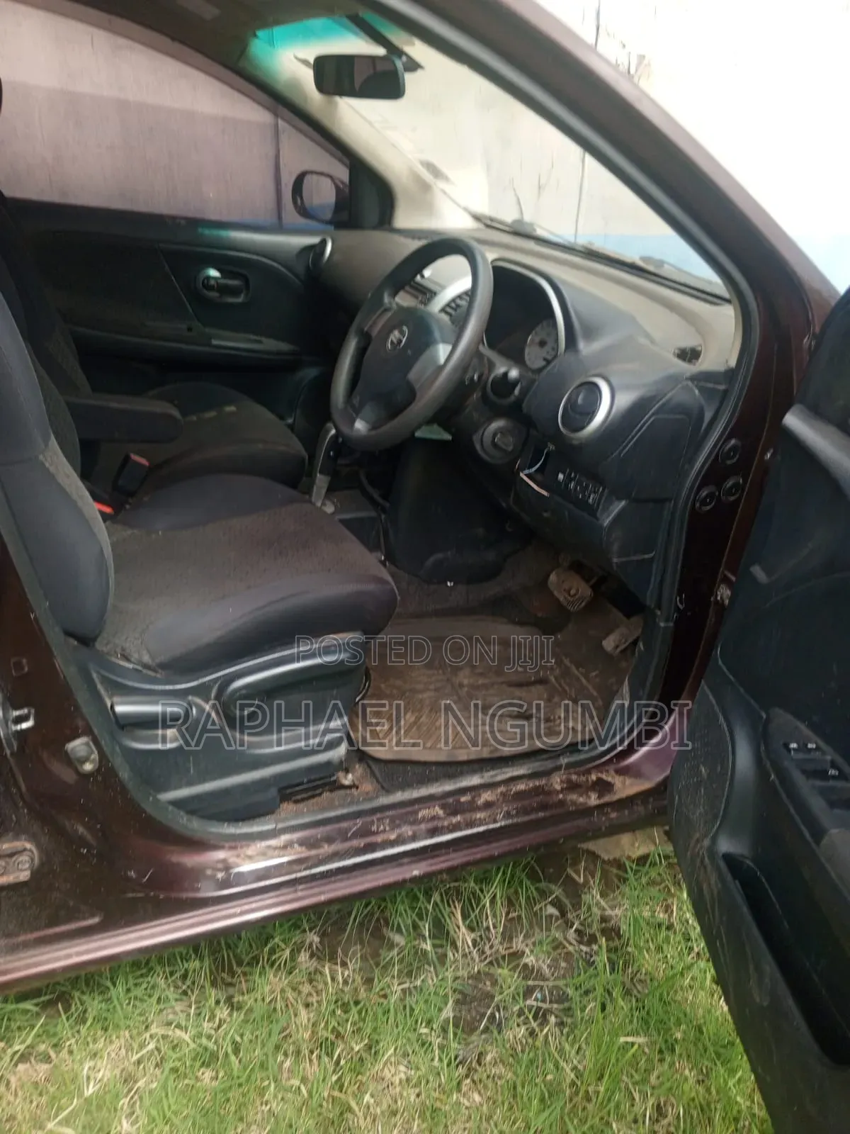 Nissan Note 2012 Maroon