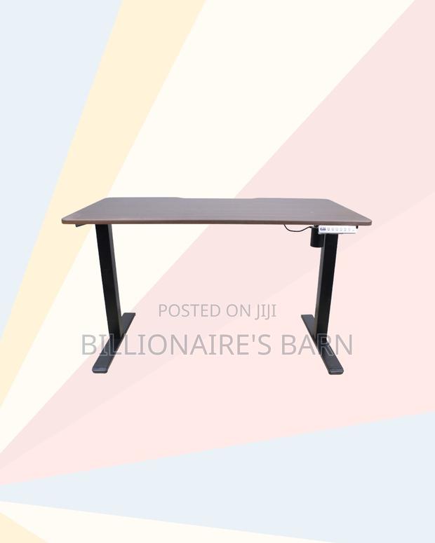 Boost Workflow With a Desk All-Day Ergonomic Movement for Hybrid