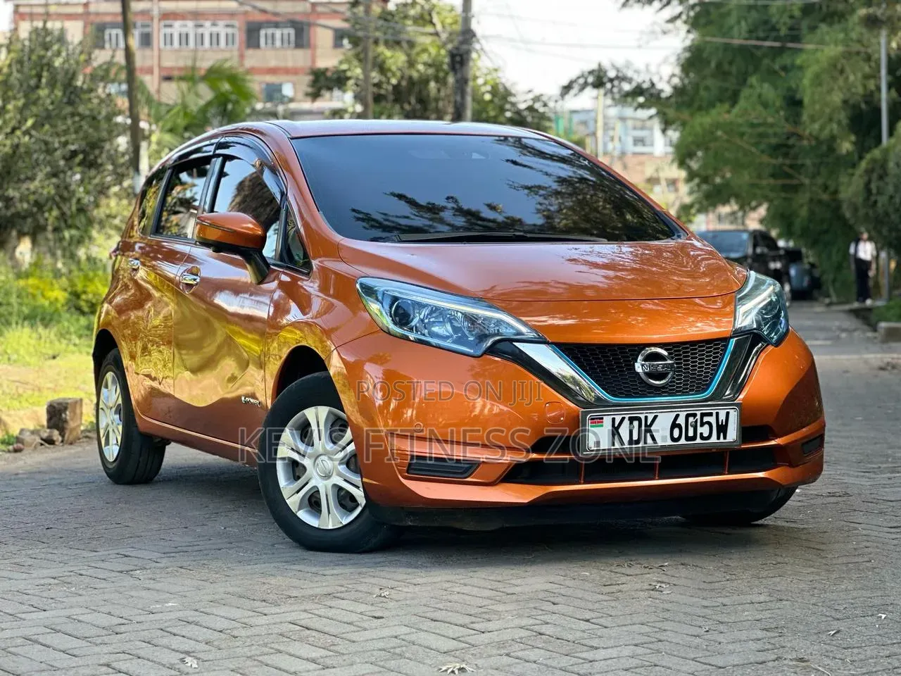 Nissan Note 2017 Orange