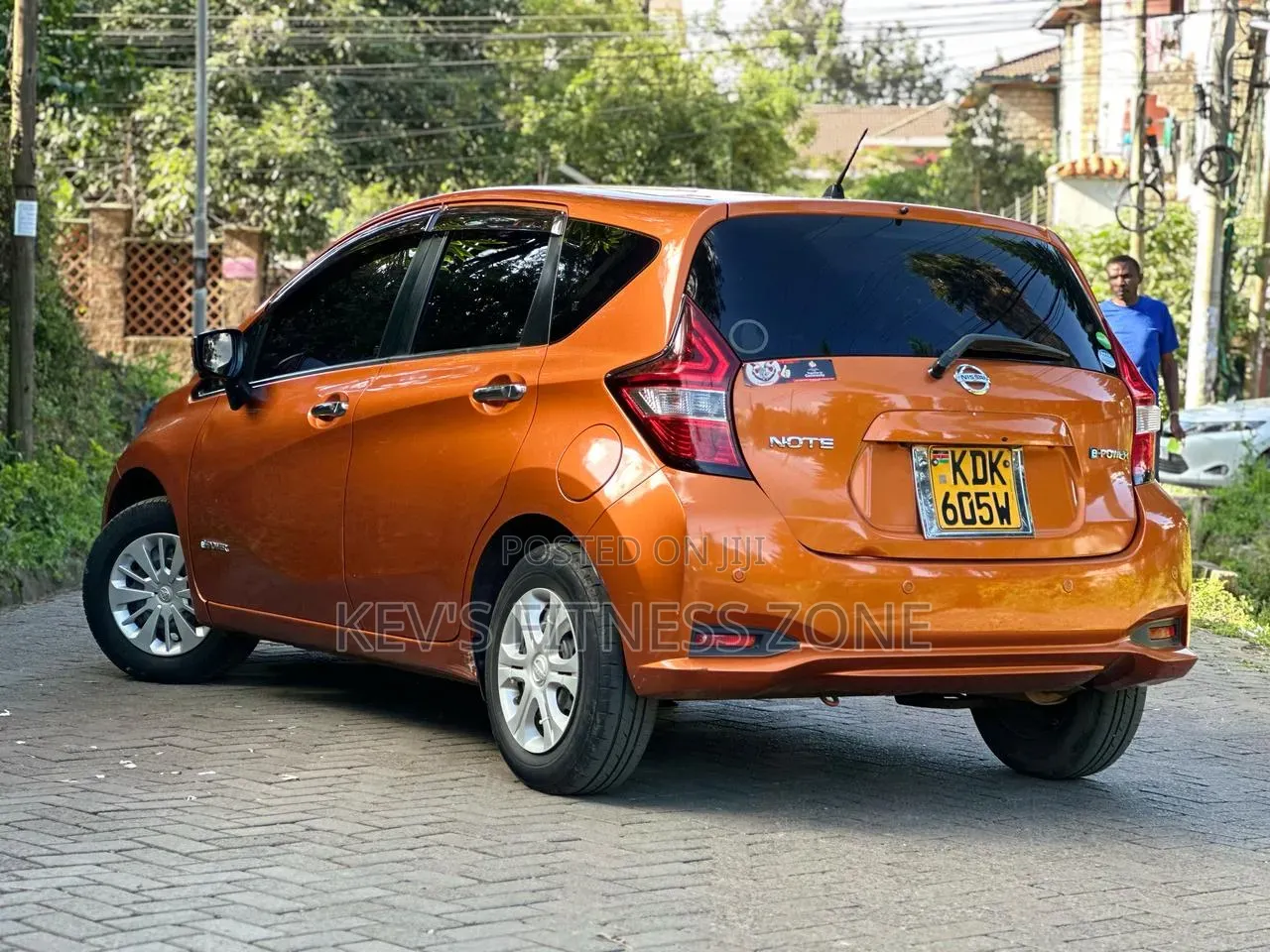 Nissan Note 2017 Orange