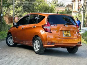 Nissan Note 2017 Orange