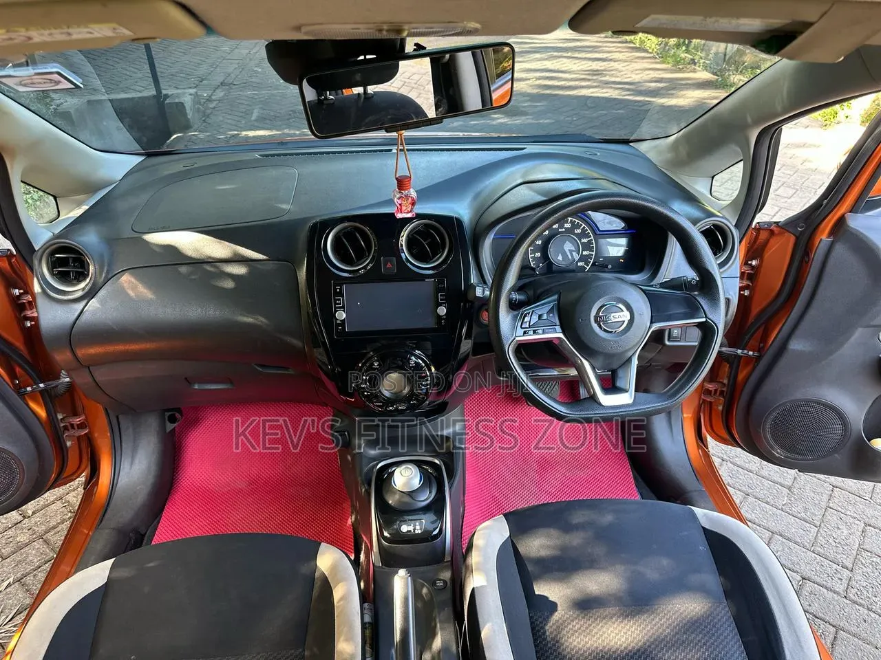 Nissan Note 2017 Orange