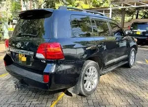 Toyota Land Cruiser 4.5 V8 DSL 2012 Black