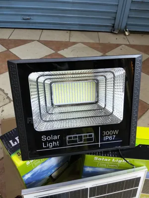 Solar Lights 300 Watts Ip 67 16hr Working Time With Remote and Sensor