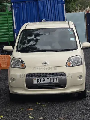 Toyota Porte 2017 Beige