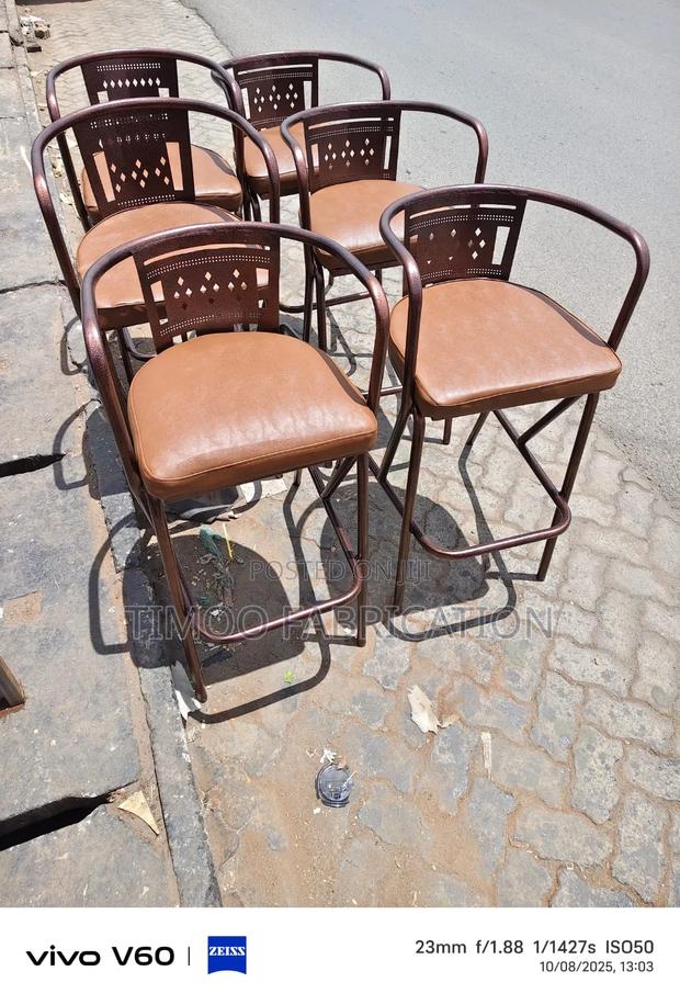 Restaurant High Chairs (Sina Tabu).
