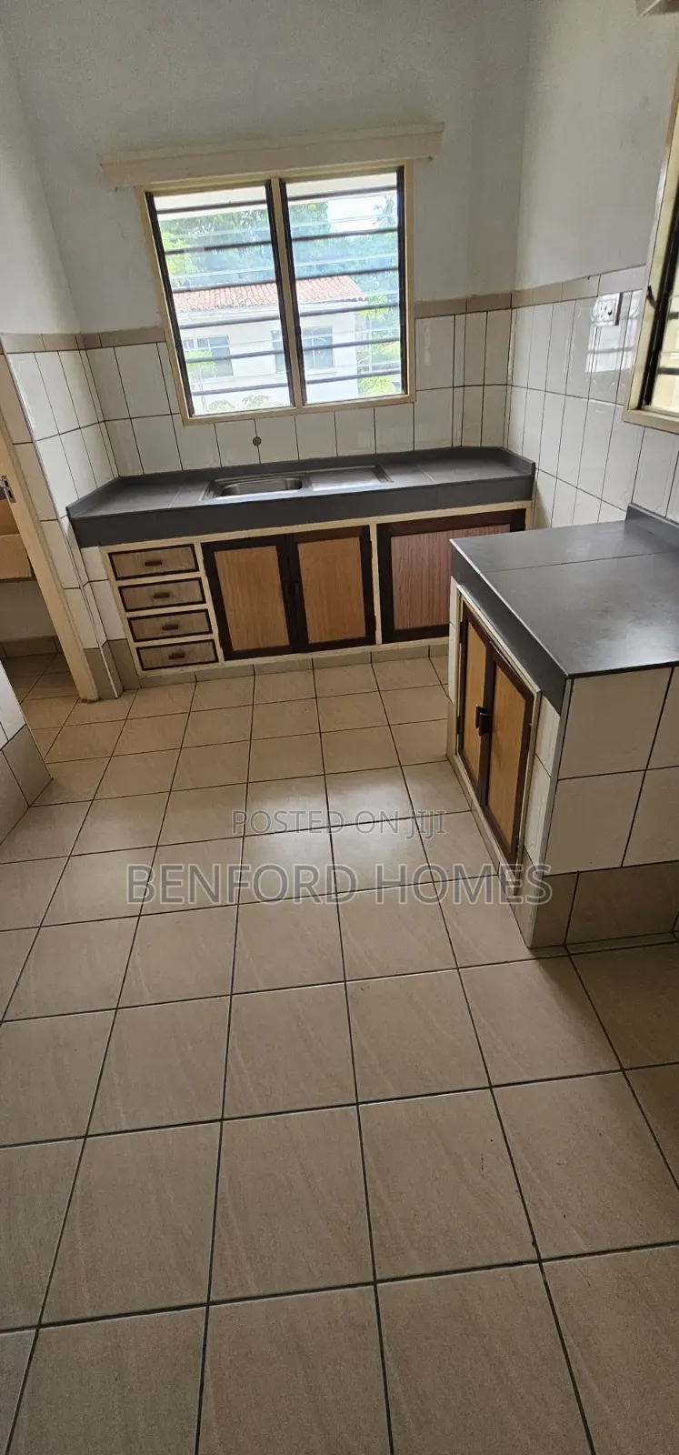 3bdrm Apartment in Latina, Nyali Mkomani for sale
