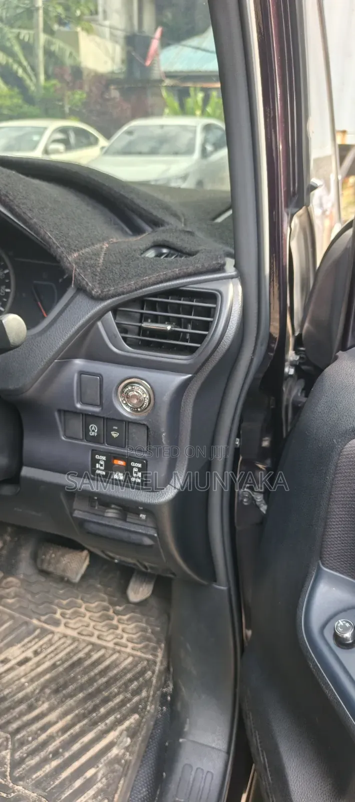 Toyota Noah 2.0 FWD (8 Seater) 2017 Purple