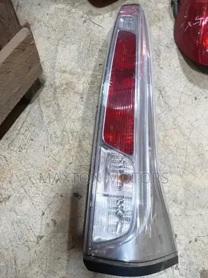 Taillight Nissan Serena C26 2010