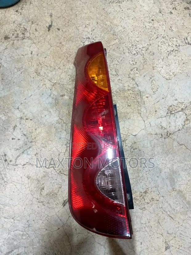 Taillight Nissan Note E11 - main view