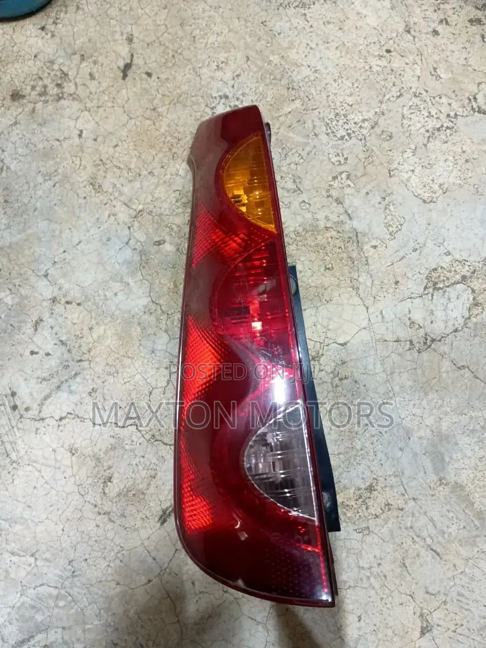 Taillight Nissan Note E11