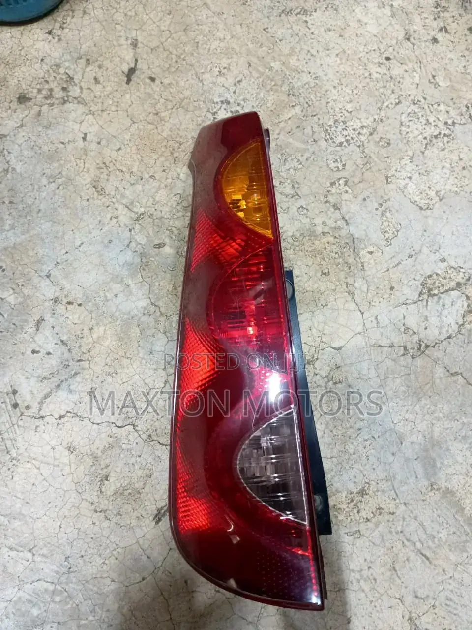 Taillight Nissan Note E11