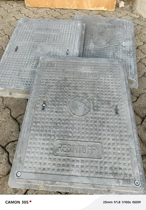 Manhole Cover 450×600mm – Durable Lockable Design