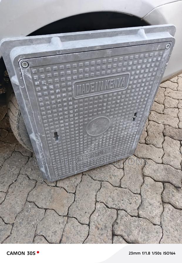 Manhole Cover 450×600mm – Safe, Strong Weather-Resistant