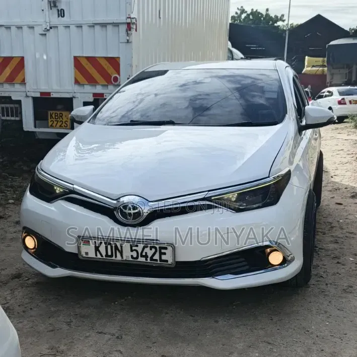 Toyota Auris 2016 Pearl