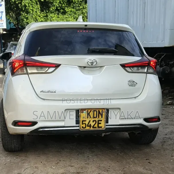 Toyota Auris 2016 Pearl