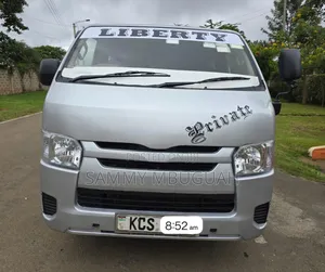 Toyota HiAce 2011 Silver
