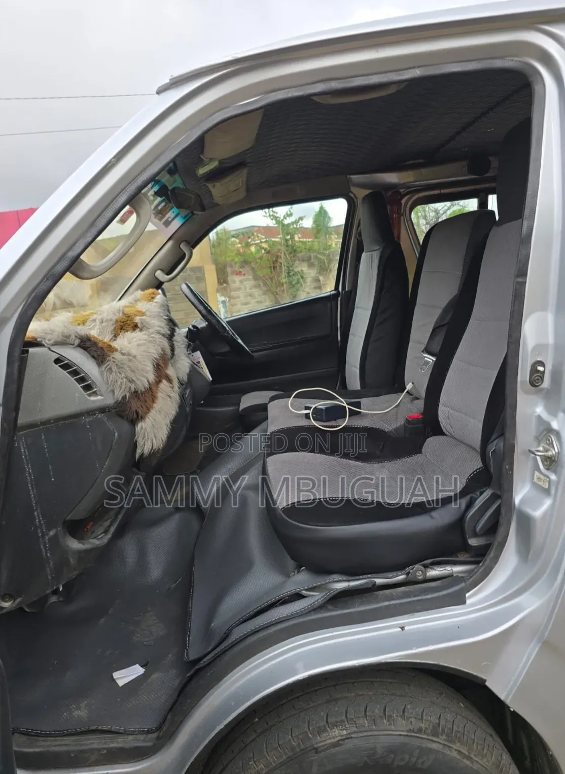Toyota HiAce 2011 Silver