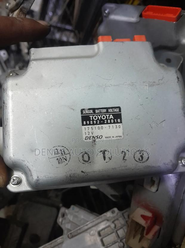 Toyota Noah Hybrid Battery Control Module