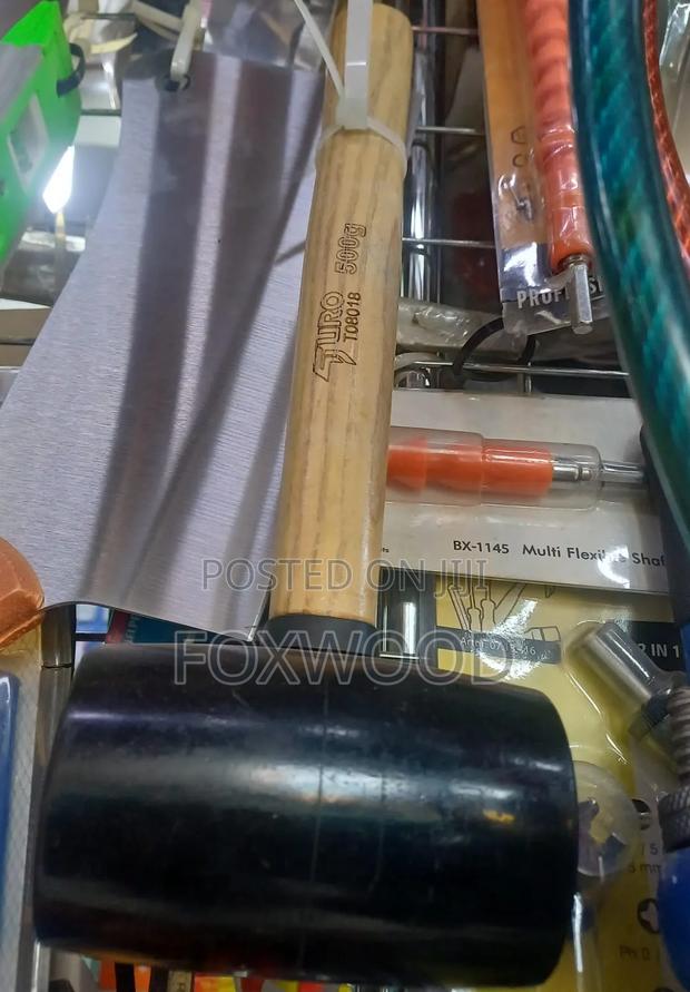 500g Black Rubber Mallet With a Wooden Handle. - thumbnail 2
