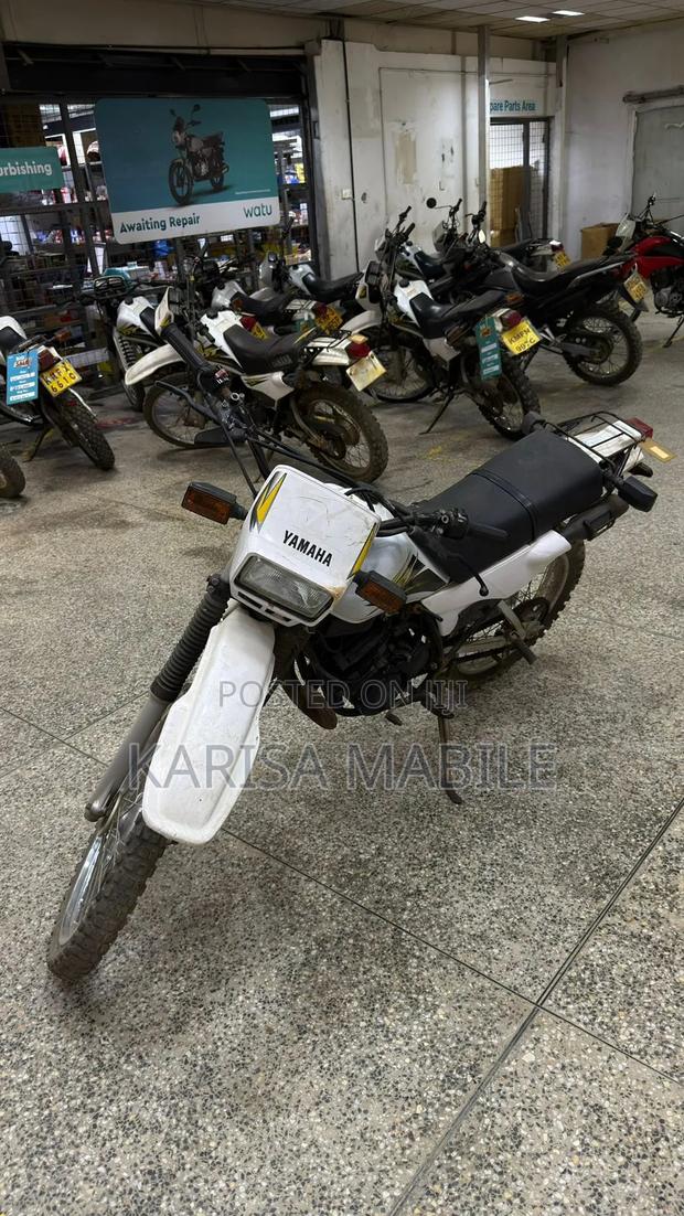 Yamaha DT125 2022 White - thumbnail 3