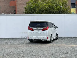 Toyota Alphard 2.5 Petrol FWD 2018 White