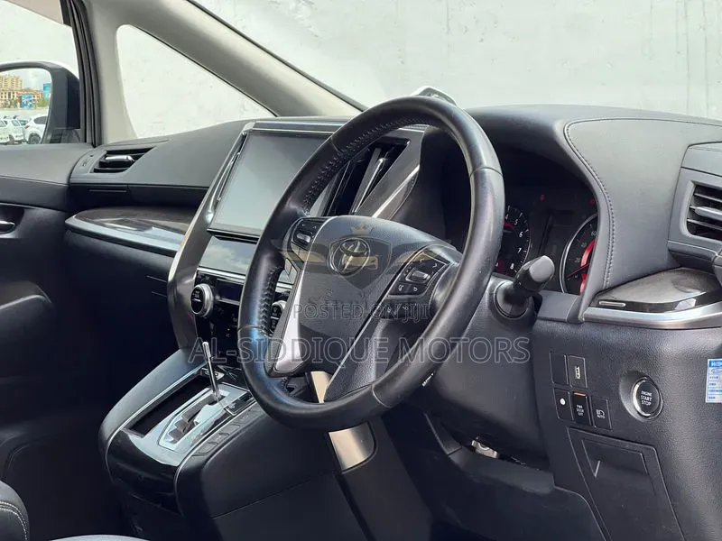 Toyota Alphard 2.5 Petrol FWD 2018 White