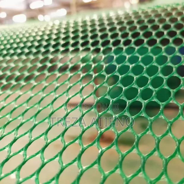 Lightweight Poultry Protection Net - main view