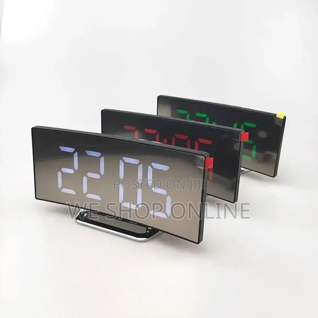 Curved Digital Clock - thumbnail 3