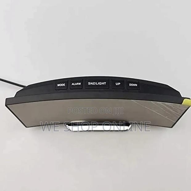 Curved Digital Clock - thumbnail 6