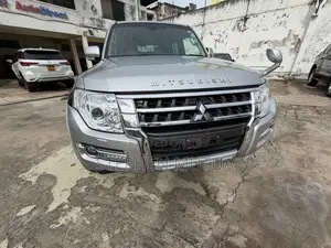 Mitsubishi Pajero Exceed 2019 Silver