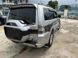 Mitsubishi Pajero Exceed 2019 Silver