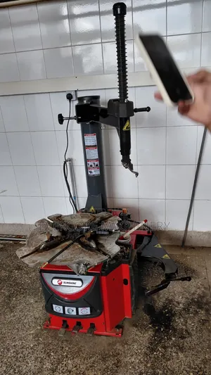 Sunshine Iitaly New Technology Tyre Changer Brand New.