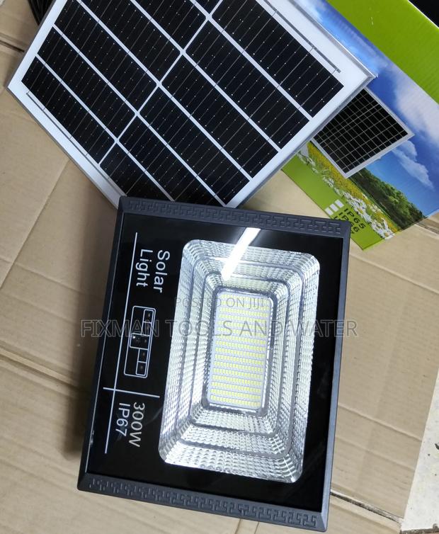 Long Range Led Security Solar Flood Light 300 Watts 18hrs Bright - thumbnail 2