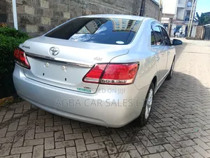Toyota Premio 2018 Silver