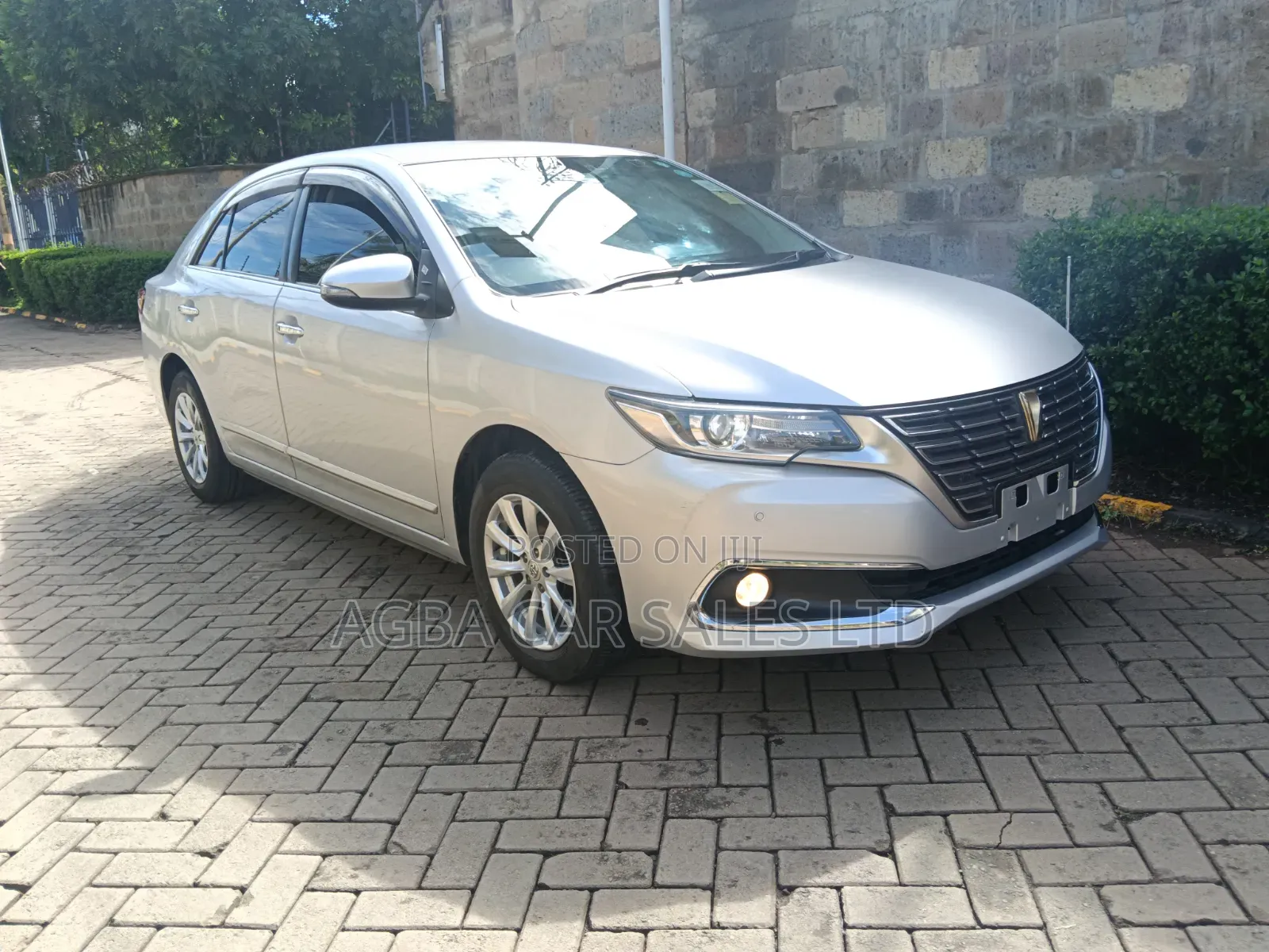 Toyota Premio 2018 Silver