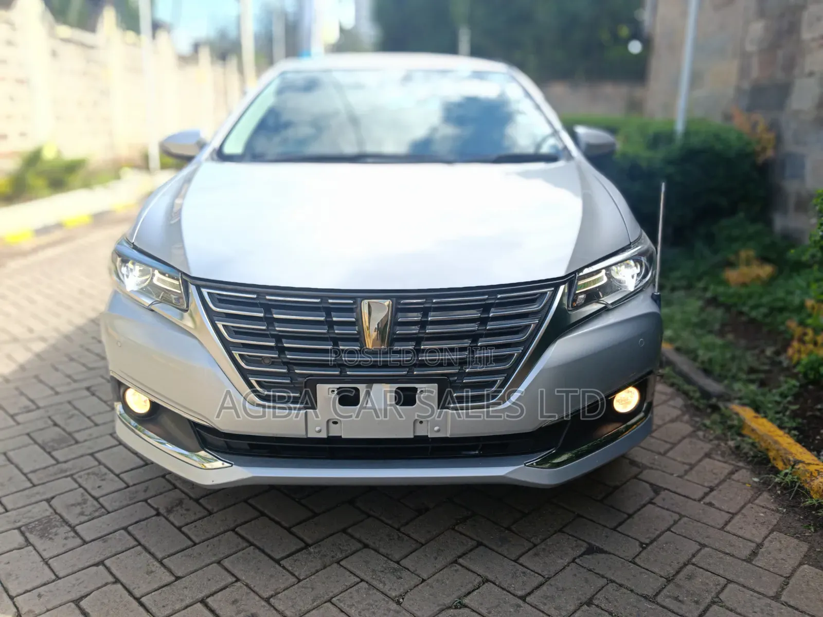 Toyota Premio 2018 Silver